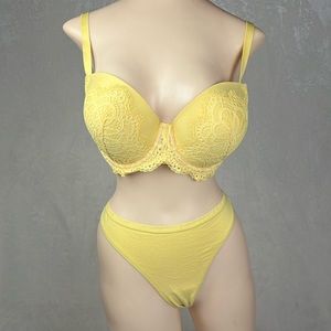 Victoria's Secret Lace Dream Angels Underwire Lined Demi 38D + thong Large